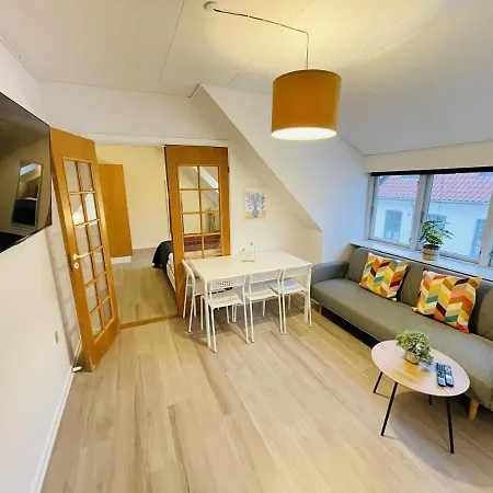 Aday - Great 1 Bedroom アパート イェリング